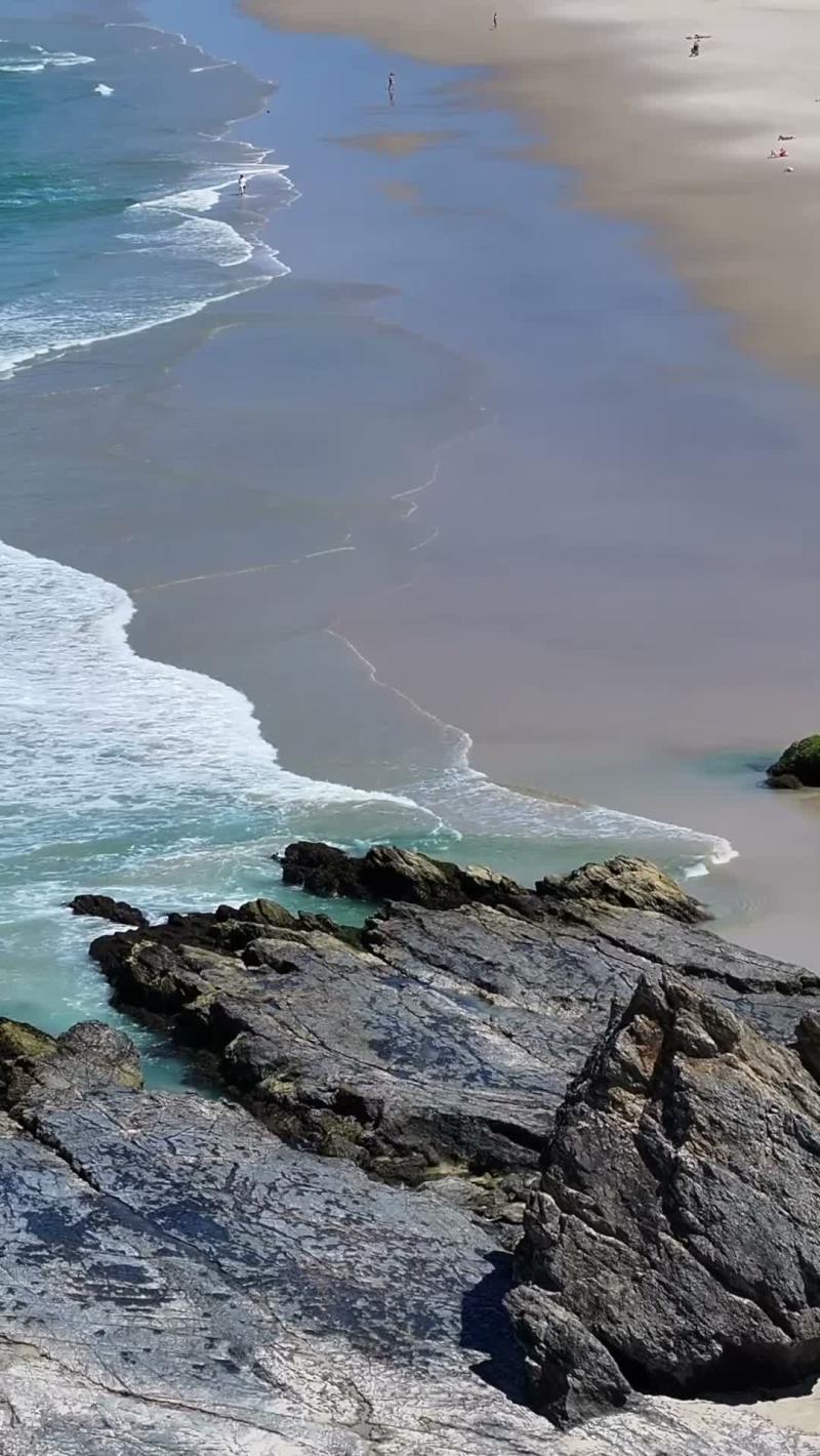 Currumbin Beach Reveal (Gold Coast stock video)