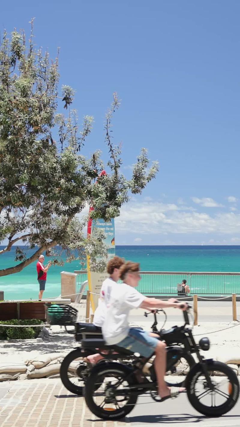E-Bike Cruise, Surfers Paradise (Gold Coast stock video)