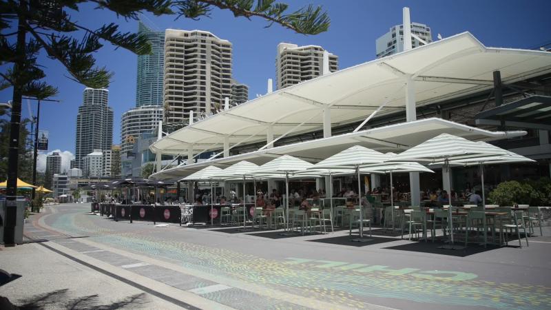 Al Fresco by the Beach, Surfers Paradise (Gold Coast stock video)
